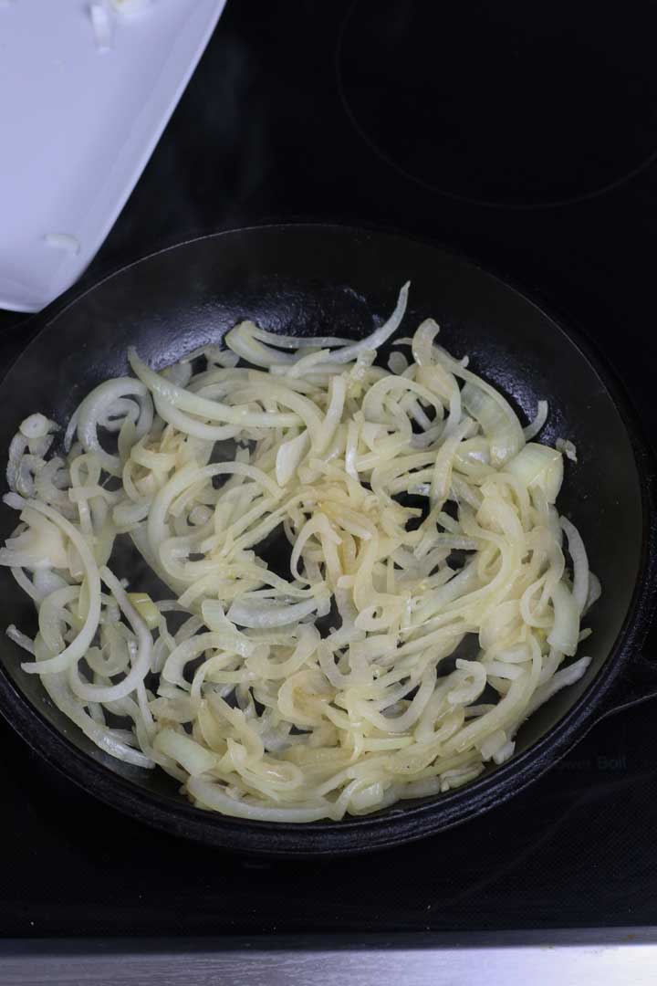 Sliced onions fried in oil