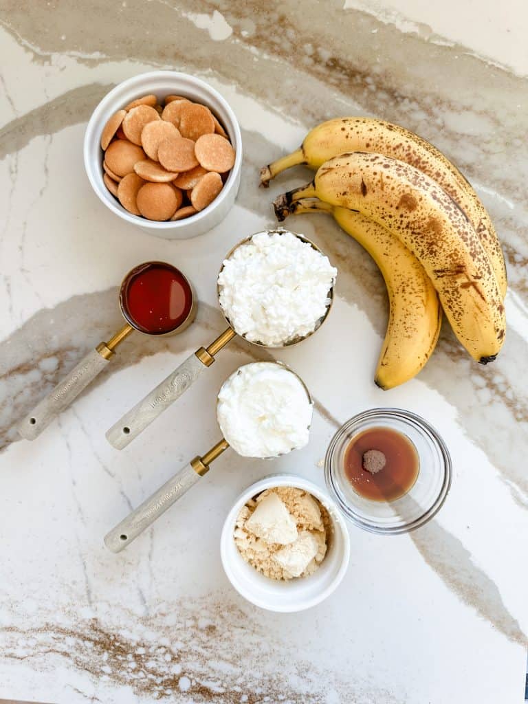 all the ingredients you need to make this banana pudding in individual containers. 